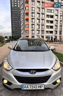 Внедорожник / Кроссовер Hyundai ix35 2010 в 
