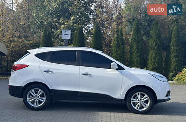 Внедорожник / Кроссовер Hyundai ix35 2012 в 