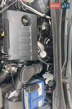 Внедорожник / Кроссовер Hyundai ix35 2011 в 