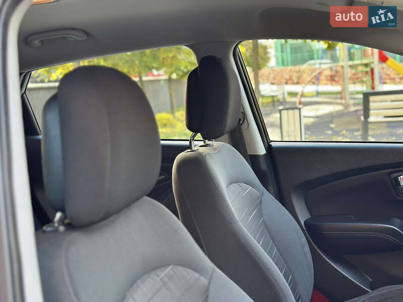 Позашляховик / Кросовер Hyundai ix35 2014 в Івано-Франківську