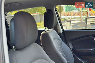 Внедорожник / Кроссовер Hyundai ix35 2014 в 