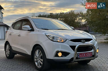 Внедорожник / Кроссовер Hyundai ix35 2012 в 