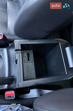 Внедорожник / Кроссовер Hyundai ix35 2012 в 