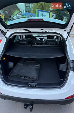Внедорожник / Кроссовер Hyundai ix35 2012 в 