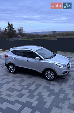 Внедорожник / Кроссовер Hyundai ix35 2013 в 