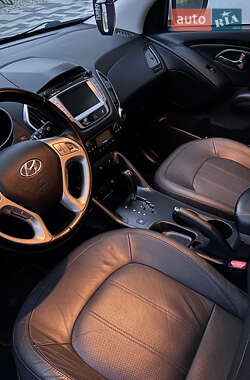 Внедорожник / Кроссовер Hyundai ix35 2013 в 