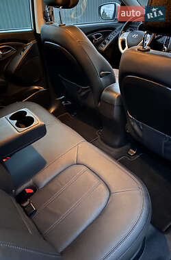 Внедорожник / Кроссовер Hyundai ix35 2013 в 