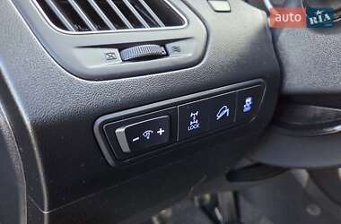 Внедорожник / Кроссовер Hyundai ix35 2013 в 