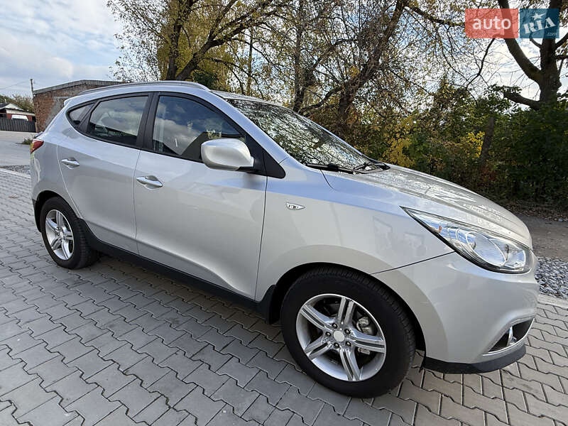 Позашляховик / Кросовер Hyundai ix35 2010 в Млиніві