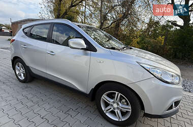 Внедорожник / Кроссовер Hyundai ix35 2010 в 
