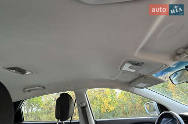 Внедорожник / Кроссовер Hyundai ix35 2010 в 