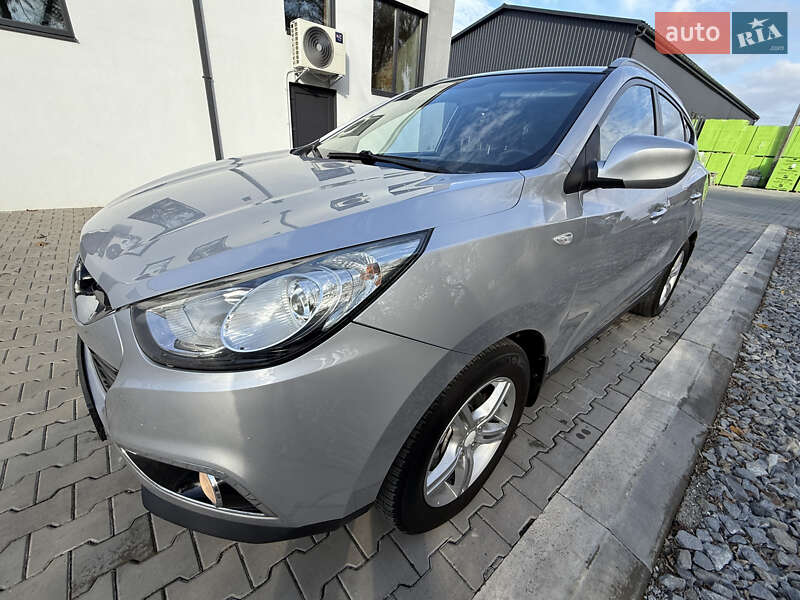 Позашляховик / Кросовер Hyundai ix35 2010 в Млиніві
