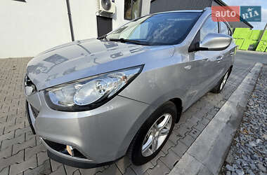 Внедорожник / Кроссовер Hyundai ix35 2010 в 
