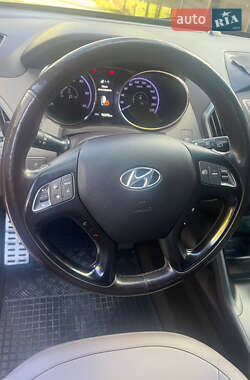 Внедорожник / Кроссовер Hyundai ix35 2013 в 