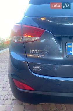 Внедорожник / Кроссовер Hyundai ix35 2011 в 