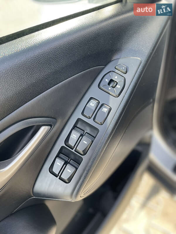 Внедорожник / Кроссовер Hyundai ix35 2013 в Луцке фото 19 Внедорожник / Кроссовер Hyundai ix35 2013 в Луцке