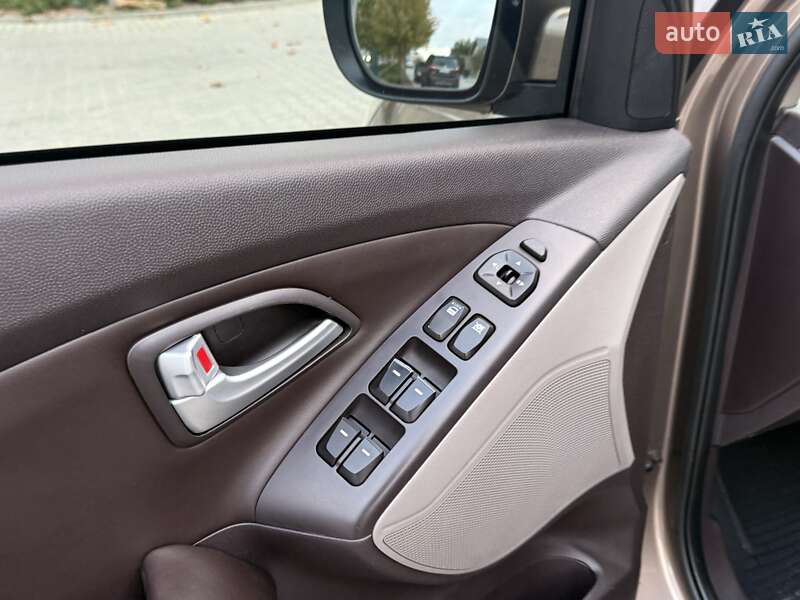 Позашляховик / Кросовер Hyundai ix35 2015 в Одесі