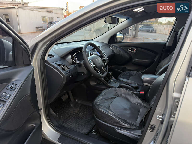 Внедорожник / Кроссовер Hyundai ix35 2010 в Кривом Роге