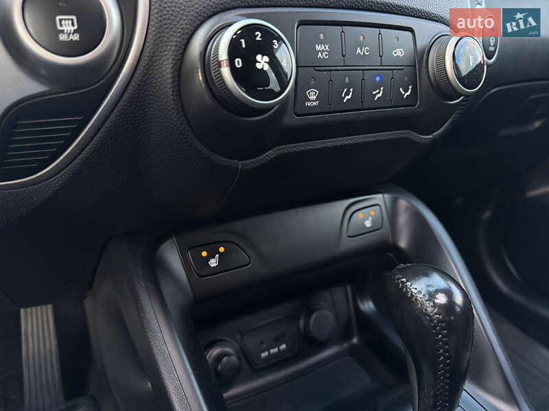 Внедорожник / Кроссовер Hyundai ix35 2010 в Кривом Роге
