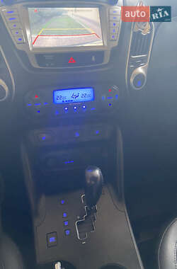 Внедорожник / Кроссовер Hyundai ix35 2011 в 
