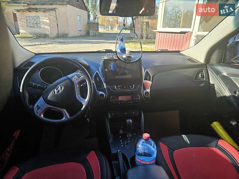 Внедорожник / Кроссовер Hyundai ix35 2010 в Очакове фото 6 Внедорожник / Кроссовер Hyundai ix35 2010 в Очакове
