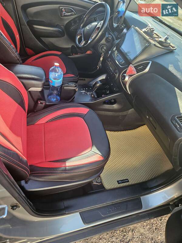 Внедорожник / Кроссовер Hyundai ix35 2010 в Очакове фото 9 Внедорожник / Кроссовер Hyundai ix35 2010 в Очакове