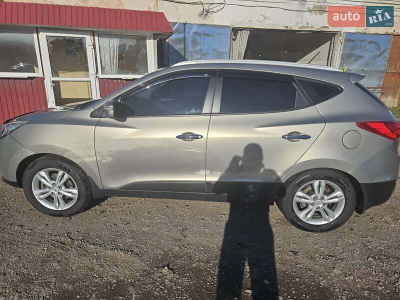 Внедорожник / Кроссовер Hyundai ix35 2010 в Очакове фото 14 Внедорожник / Кроссовер Hyundai ix35 2010 в Очакове