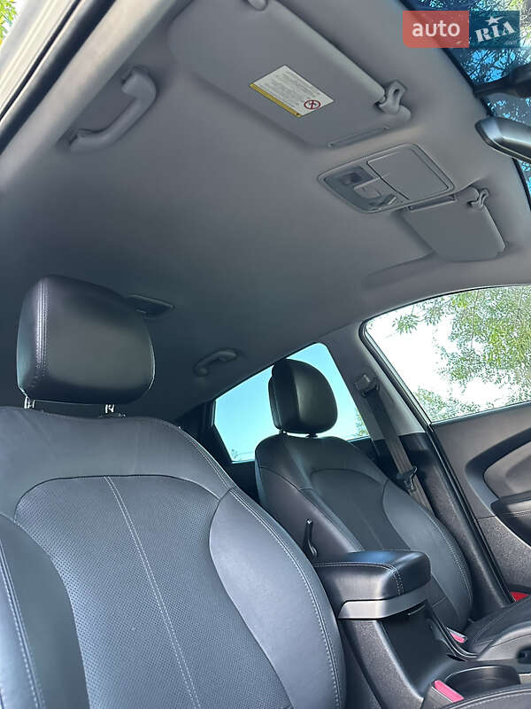 Позашляховик / Кросовер Hyundai ix35 2012 в Одесі