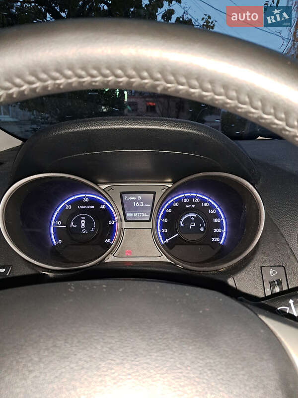 Внедорожник / Кроссовер Hyundai ix35 2011 в Полтаве фото 16 Внедорожник / Кроссовер Hyundai ix35 2011 в Полтаве