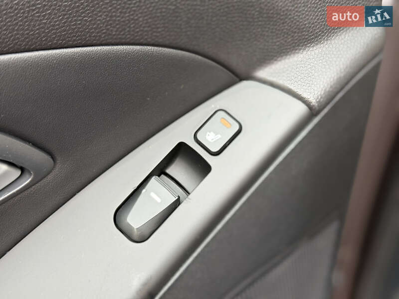 Внедорожник / Кроссовер Hyundai ix35 2014 в Ровно