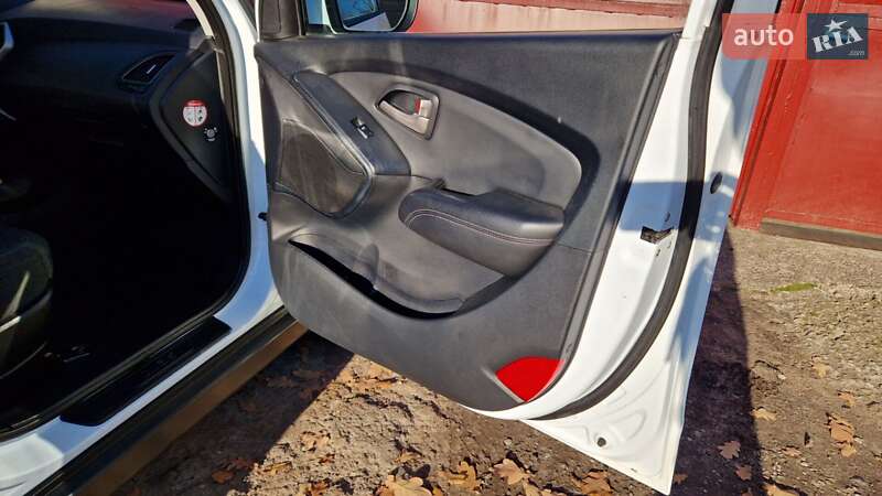 Внедорожник / Кроссовер Hyundai ix35 2010 в Киеве фото 19 Внедорожник / Кроссовер Hyundai ix35 2010 в Киеве