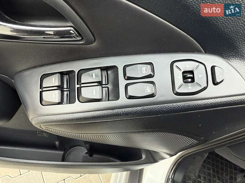Внедорожник / Кроссовер Hyundai ix35 2012 в Черновцах фото 25 Внедорожник / Кроссовер Hyundai ix35 2012 в Черновцах