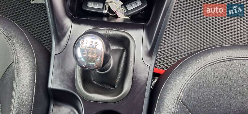 Внедорожник / Кроссовер Hyundai ix35 2014 в Новоархангельске