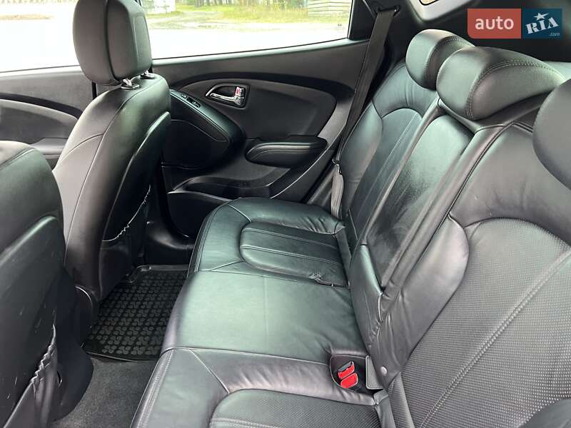 Позашляховик / Кросовер Hyundai ix35 2011 в Радивиліві