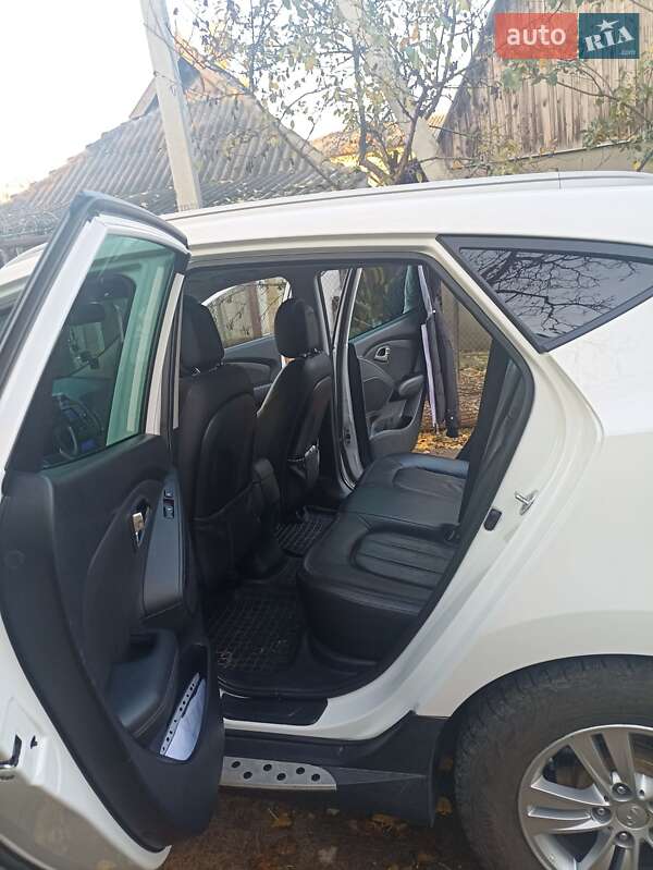 Внедорожник / Кроссовер Hyundai ix35 2012 в Сарате фото 4 Внедорожник / Кроссовер Hyundai ix35 2012 в Сарате