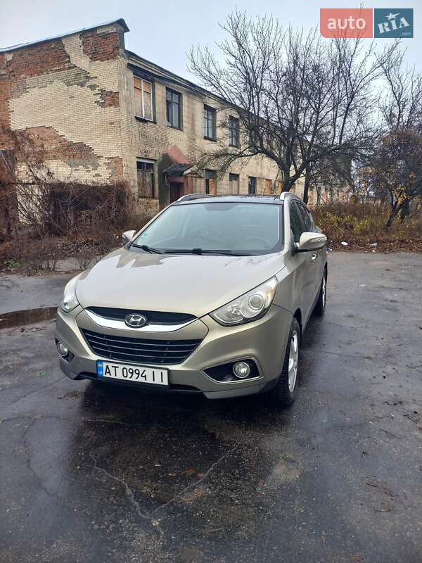 Внедорожник / Кроссовер Hyundai ix35 2010 в Конотопе
