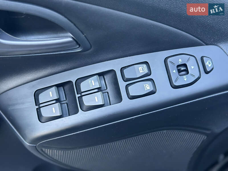 Внедорожник / Кроссовер Hyundai ix35 2014 в Львове фото 21 Внедорожник / Кроссовер Hyundai ix35 2014 в Львове
