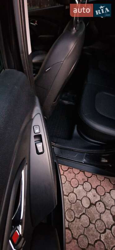 Внедорожник / Кроссовер Hyundai ix35 2010 в Ивано-Франковске фото 7 Внедорожник / Кроссовер Hyundai ix35 2010 в Ивано-Франковске