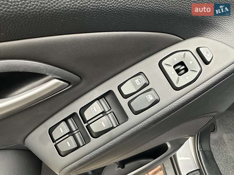 Внедорожник / Кроссовер Hyundai ix35 2011 в Луцке фото 30 Внедорожник / Кроссовер Hyundai ix35 2011 в Луцке