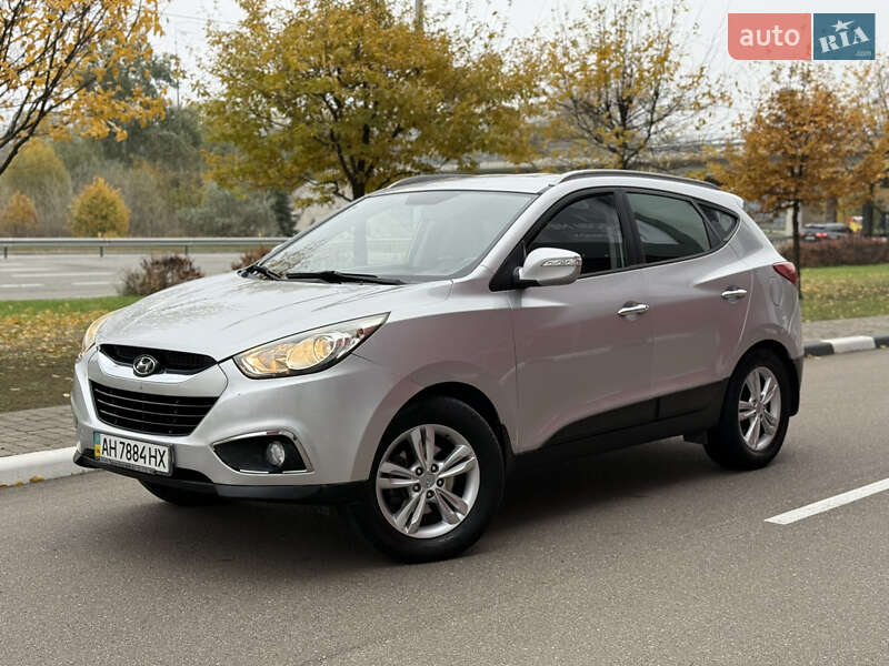 Внедорожник / Кроссовер Hyundai ix35 2010 в Киеве