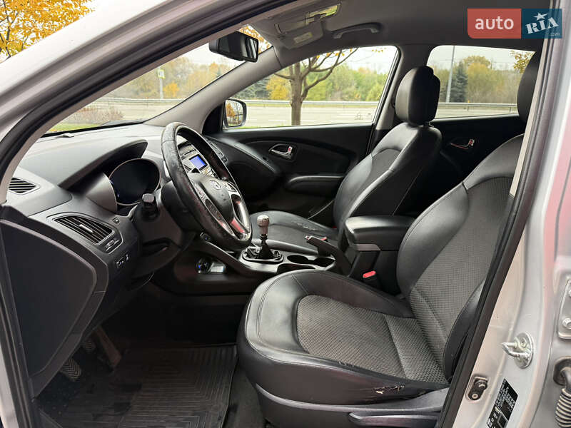Внедорожник / Кроссовер Hyundai ix35 2010 в Киеве