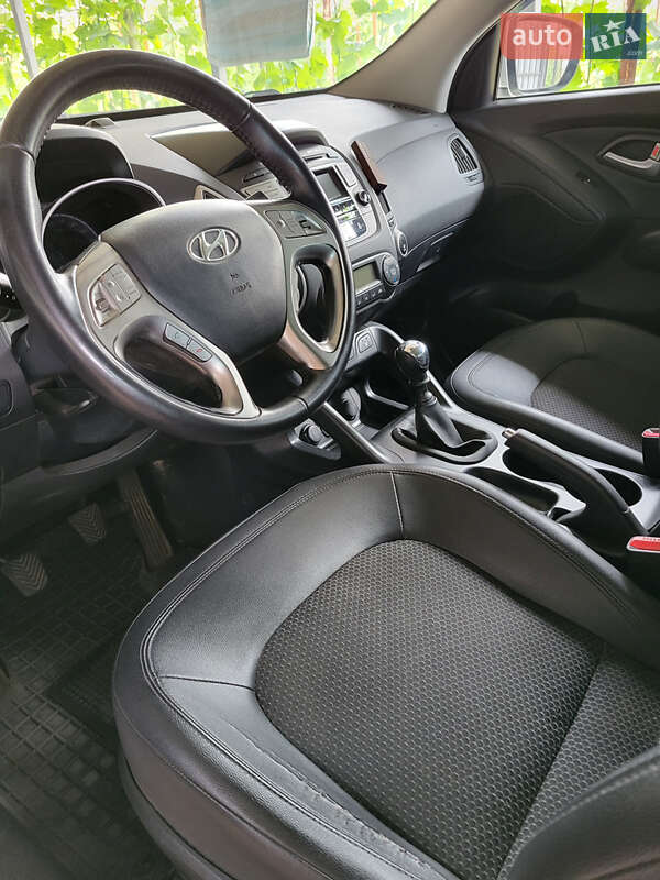 Внедорожник / Кроссовер Hyundai ix35 2011 в Никополе