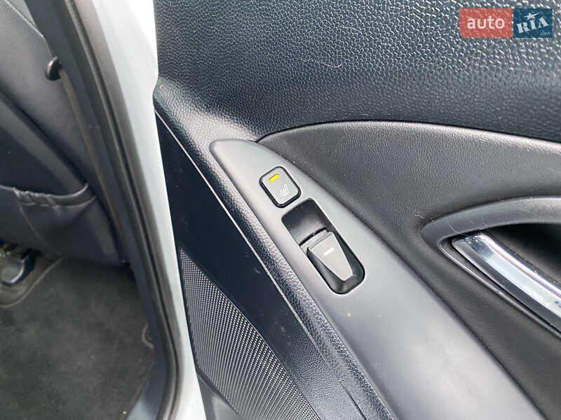 Внедорожник / Кроссовер Hyundai ix35 2011 в Луцке фото 18 Внедорожник / Кроссовер Hyundai ix35 2011 в Луцке