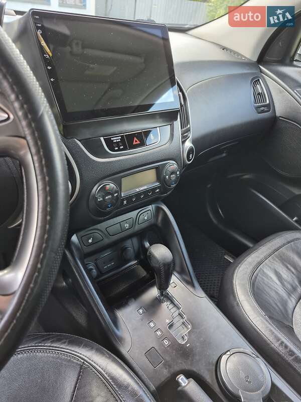Внедорожник / Кроссовер Hyundai ix35 2010 в Полтаве