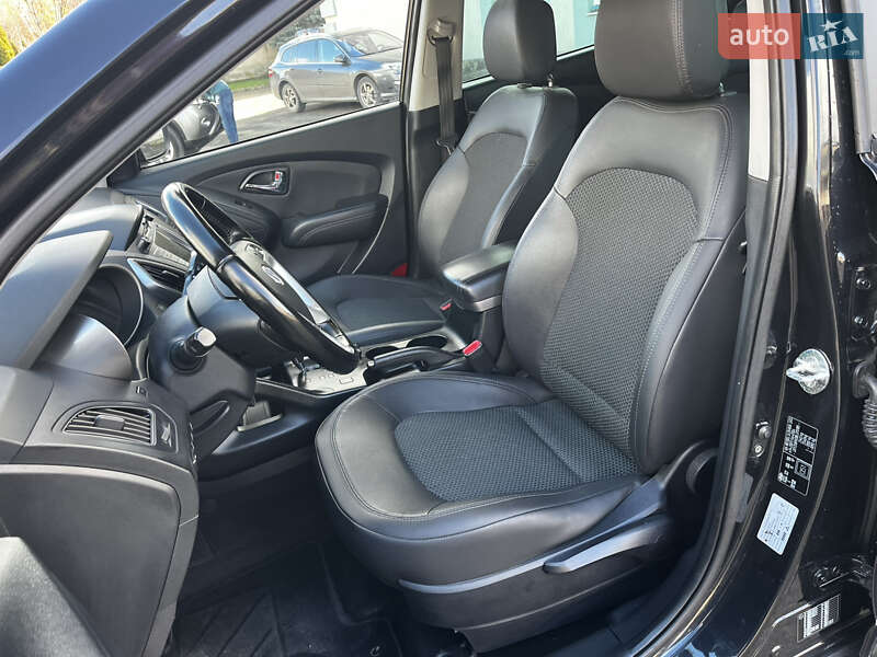 Внедорожник / Кроссовер Hyundai ix35 2010 в Луцке