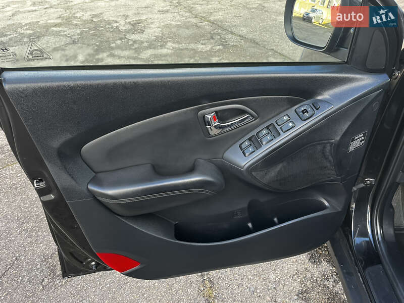 Внедорожник / Кроссовер Hyundai ix35 2010 в Луцке