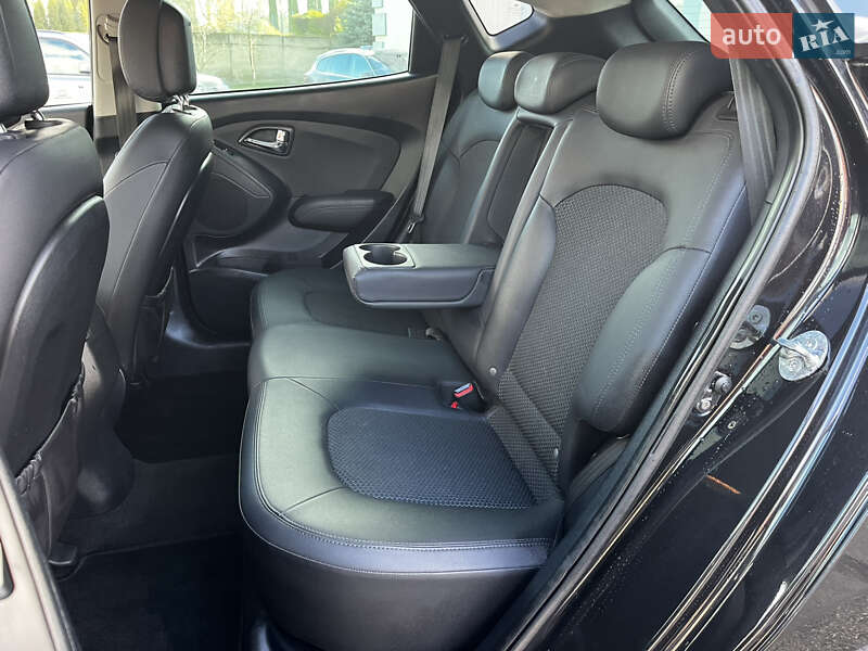 Внедорожник / Кроссовер Hyundai ix35 2010 в Луцке