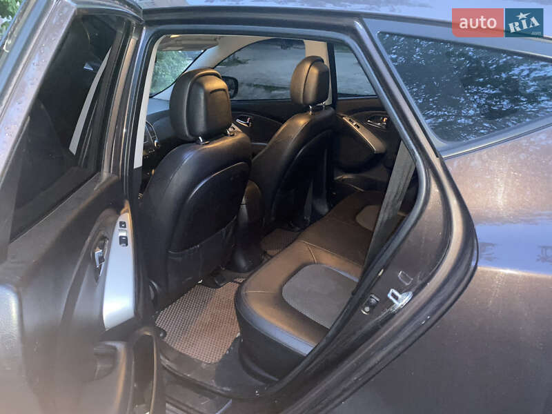 Внедорожник / Кроссовер Hyundai ix35 2010 в Кривом Роге