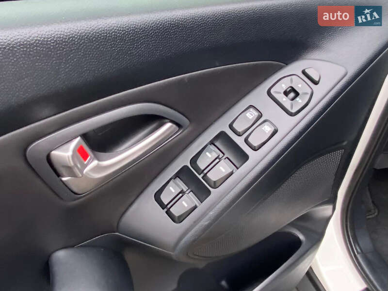 Внедорожник / Кроссовер Hyundai ix35 2012 в Ровно