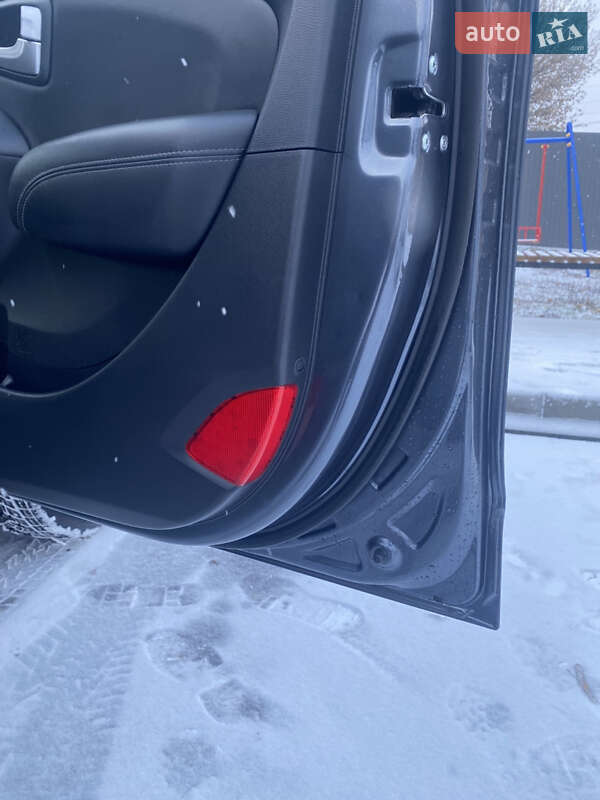 Внедорожник / Кроссовер Hyundai ix35 2011 в Чернигове